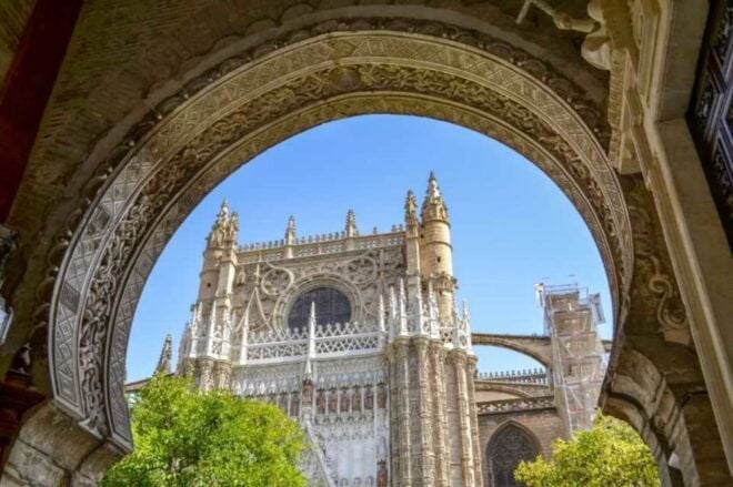 Seville Cathedral: Audioguide in Your Smartphone in French - Meeting Point