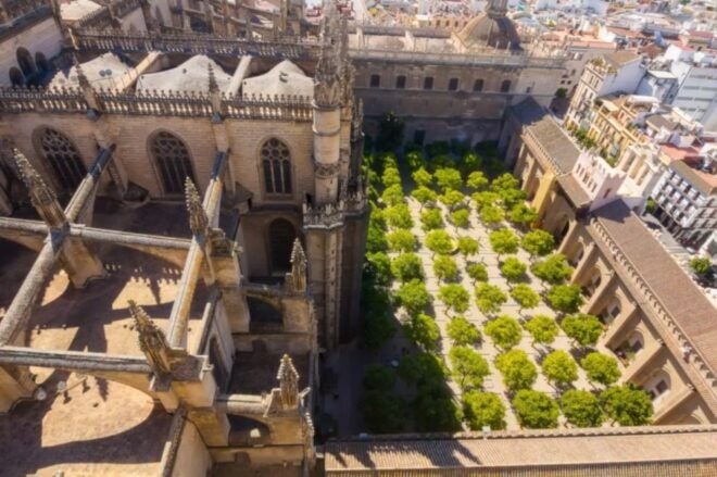 Seville Cathedral: Audioguide in Your Smartphone in French - Directions