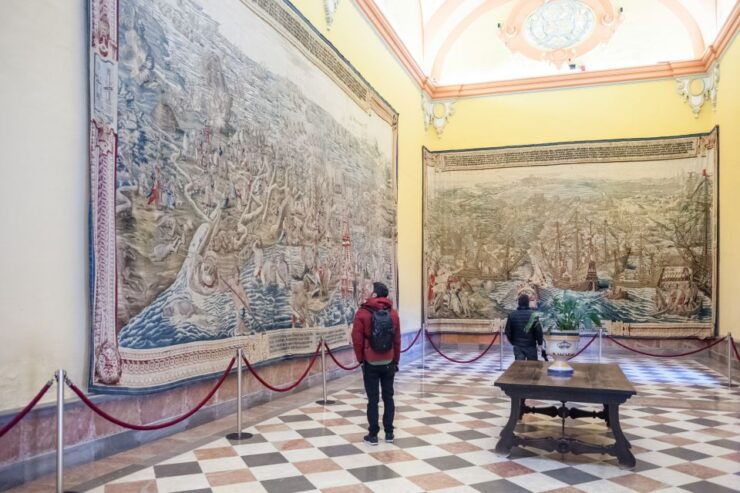 Seville: Cathedral, Giralda & Alcazar Entry With Guided Tour - Activity Details