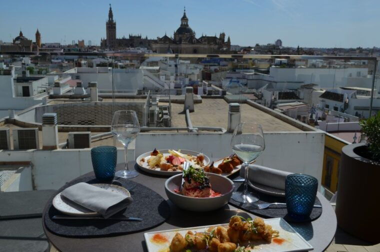 Seville: Cathedral Guided Tour W/ VR City Tour & Roof Lunch - Navigating the Guided Tour Experience