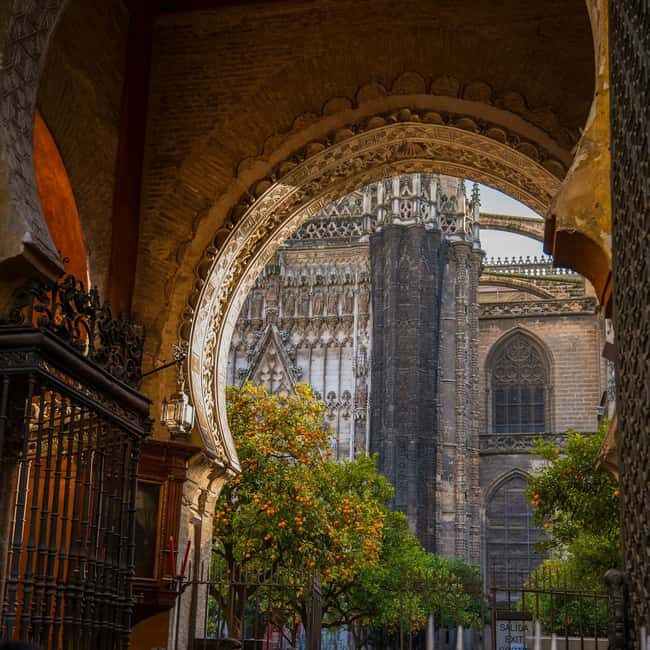 Seville: Cathedral & La Giralda Guided Tour with Tickets - Good To Know