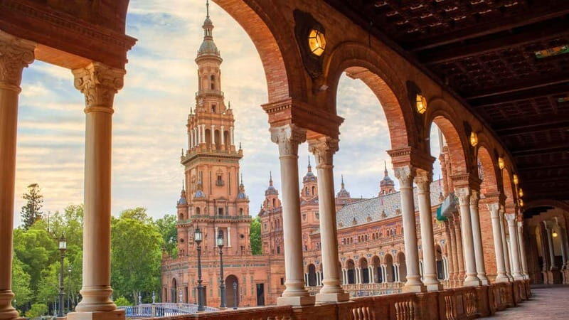 Seville: City Highlights & Hidden Gems Private Walking Tour - Who Should Consider This Tour?
