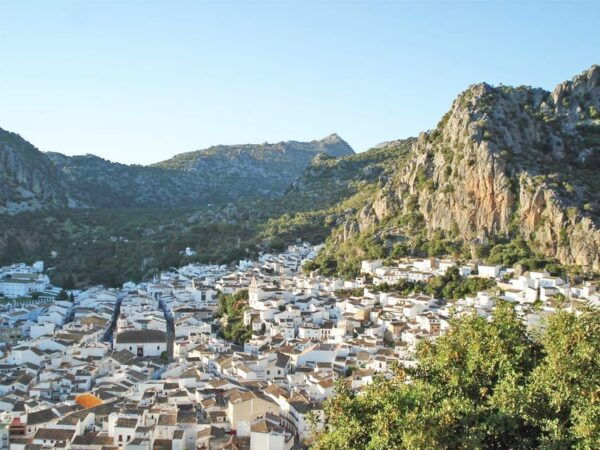 Seville: Day Trip to White Towns of Andalusia - Discovering Arcos De La Frontera