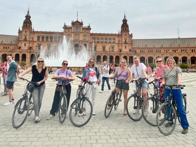 Seville: Dutch Cycling Highlights Tour With Local Guide - Customer Experience and Reviews