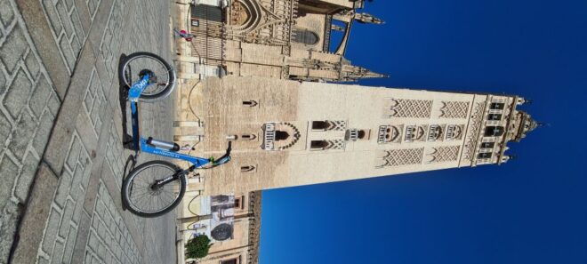 Seville: Electric Kickscooter Rental - Inclusions