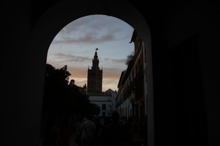 Seville: Enchanted Walking Tour - Tour Details