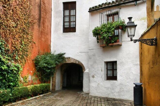Seville: Enchanted Walking Tour - Meeting Point