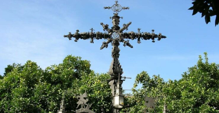 Seville: Enchanted Walking Tour - Pricing and Duration