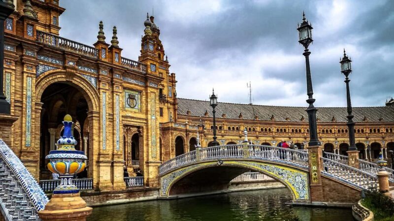 Seville Essentials: Landmarks & Tapas (2.5h + 1.5h) - A Detailed Look at the Tour Experience