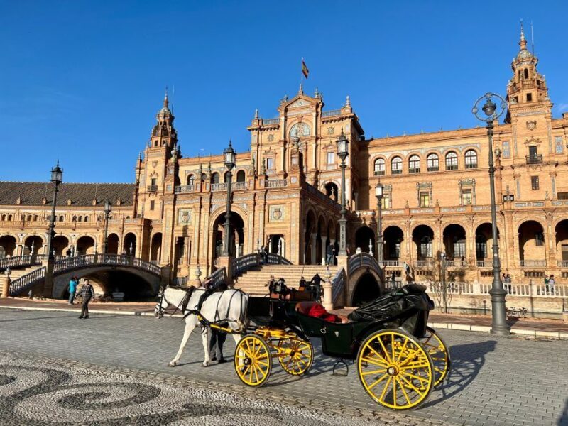 Seville: Exclusive Essential Tour - Seville City Hall and Giralda