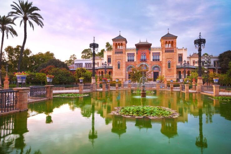 Seville: First Discovery Walk and Reading Walking Tour - Itinerary