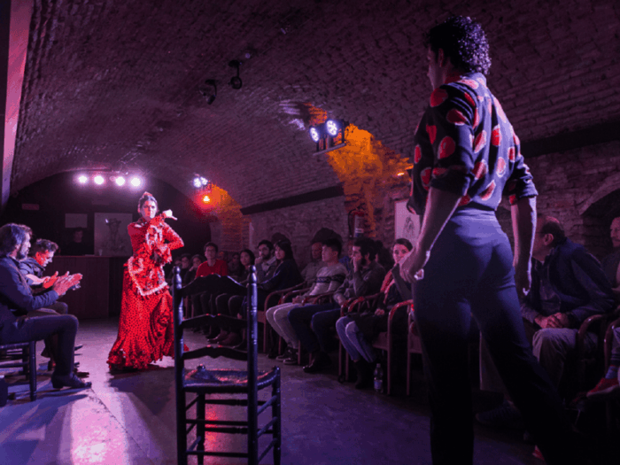 Seville: Flamenco Dreams Show With Drink in an Arabic Vault - Complimentary Drink Offerings