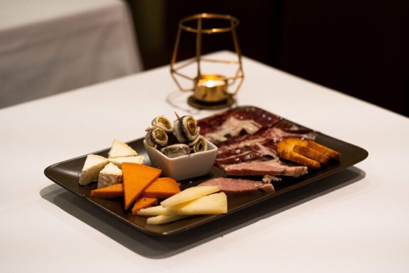 Seville: Flamenco Show with Andalusian Dinner at La Cantaora - The Venue and Location