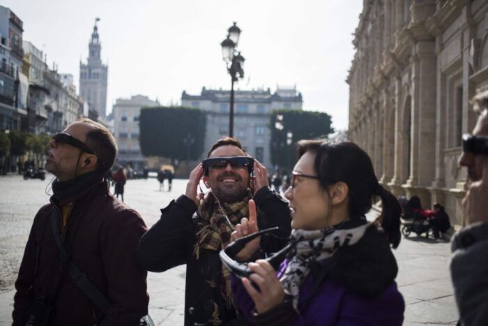 Seville: Guided City Walking Tour With 3D Contents - Catedral – Puerta Del Perdón, Giralda, and Real Alcázar