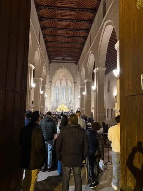 Seville: Guided Dutch Walking Tour with a Local - Deep Dive into the Itinerary