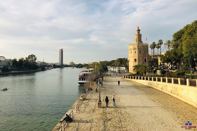 Seville Guided Horse Carriage Private Tour - The Sum Up