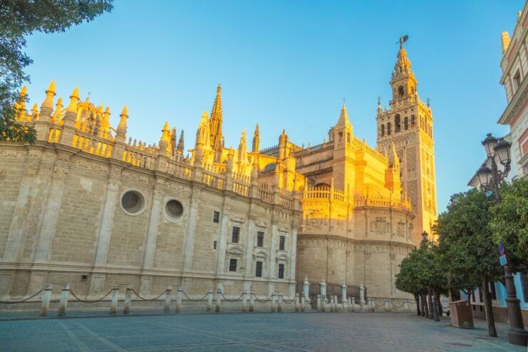 Seville: Guided Tour of Cathedral of Seville & Giralda Tower - Tour Duration and Cancellation Policy