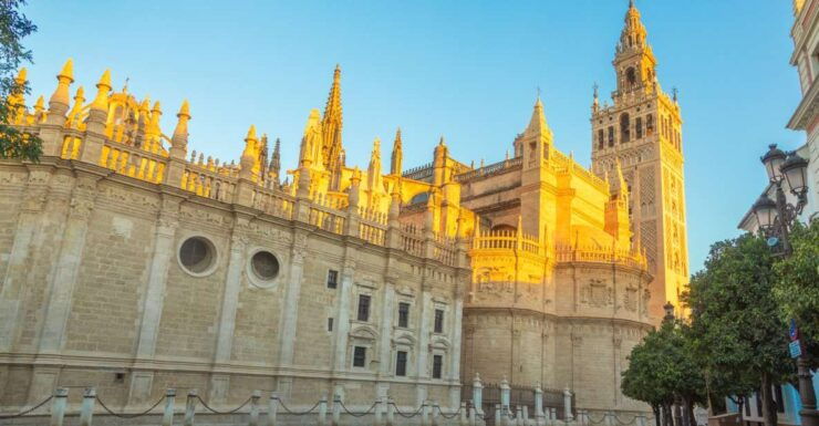 Seville: Guided Tour of Cathedral of Seville & Giralda Tower - Language Options and Skip-the-Line Benefit