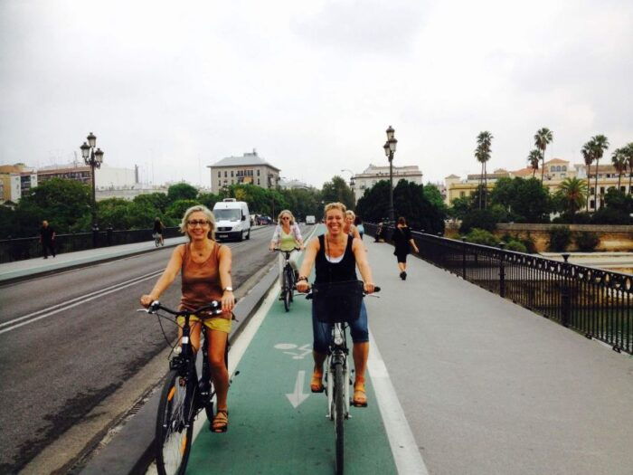 Seville: Highlights City Bike or E-Bike Tour - Learning About Local Culture and Traditions