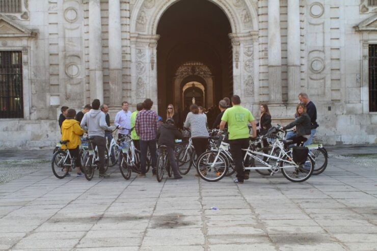 Seville: Historic Center Bike Tour - Tour Overview