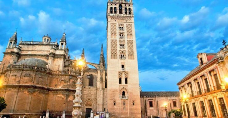 Seville: Historical City Center Private Tour - Tour Description