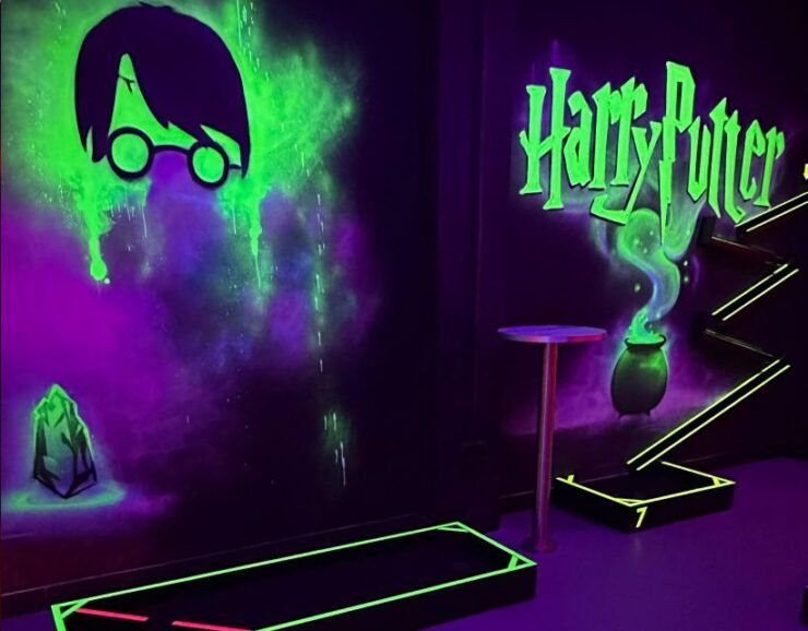 Seville: Indoor UV 15 Hole Minigolf Experience - Good To Know
