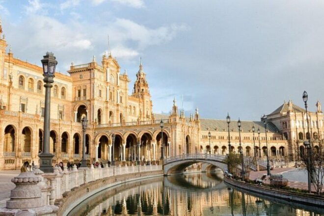 Seville : Jewish Quarter & Santa Cruz Walking Tour - The Sum Up