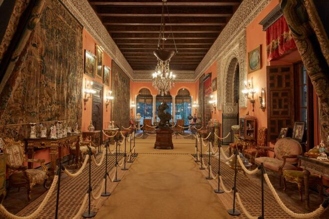Seville: Las Dueñas Palace Ticket and Audioguide - Notable Visitors