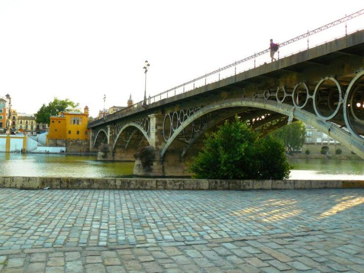 Seville: Leyenda De Triana Tour & Eco Cruise - Booking Details