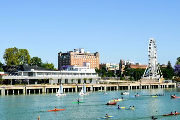 Seville: Minibus Tour, Aquarium and River Cruise - Frequently Asked Questions