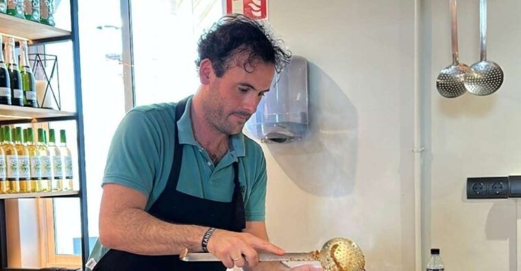 Seville: Paella Dining Experience - Dining Experience