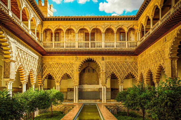 Seville: Priority Access Cathedral, Giralda & Alcázar Tour - Accessibility and Restrictions