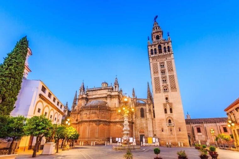Seville: Priority Access Cathedral, Giralda & Alcázar Tour - Tour Features