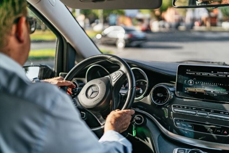 Seville: Private 1-Way Airport or Train Station Transfer - Convenient Duration and Starting Times