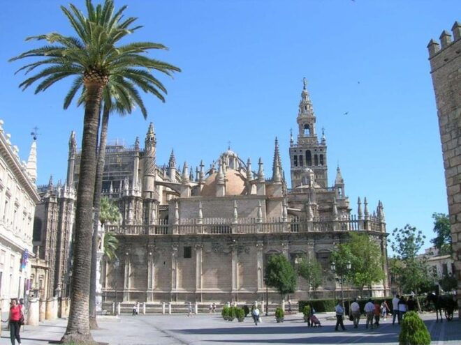Seville: Private Tour Cathedral, Alcazar & Santa Cruz - Cathedral Exploration