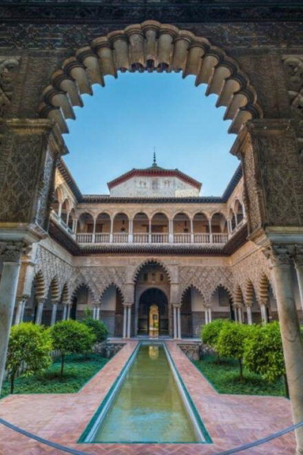 Seville: Private Tour Cathedral, Alcazar & Santa Cruz - Alcazar Experience