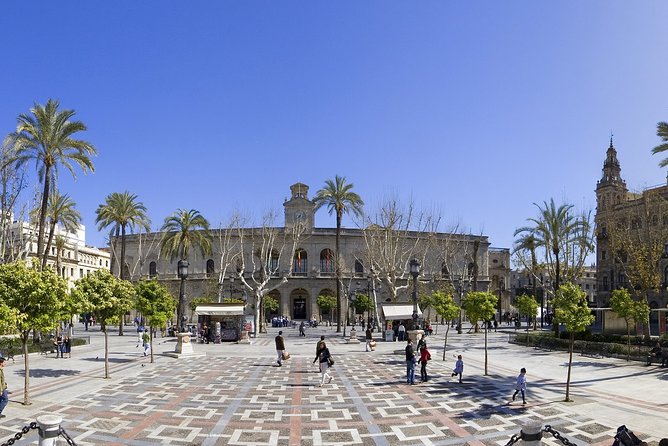 Seville Quick Overview: Highlights Walking Tour With Local Guide - Cultural Experiences