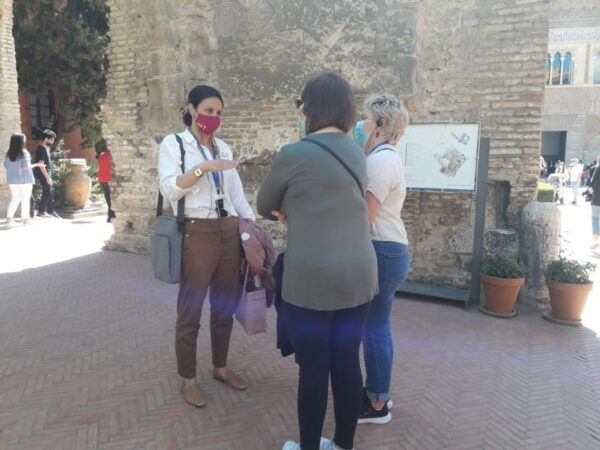 Seville: Royal Alcazar Guided Tour With Ticket - What to Bring