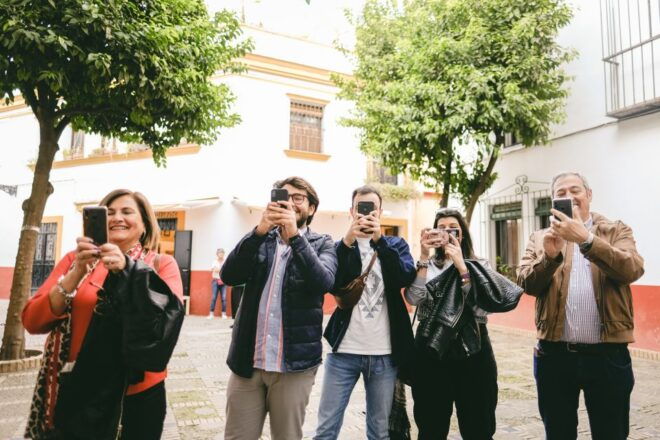 Seville: Small Group Jewish Quarter Discovery Walking Tour - Full Description