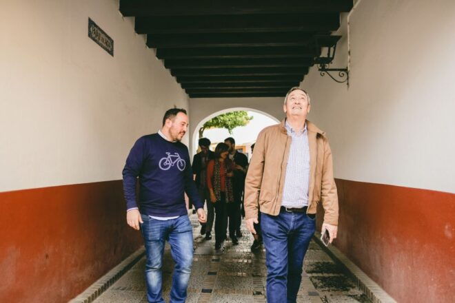 Seville: Small Group Jewish Quarter Discovery Walking Tour - Includes