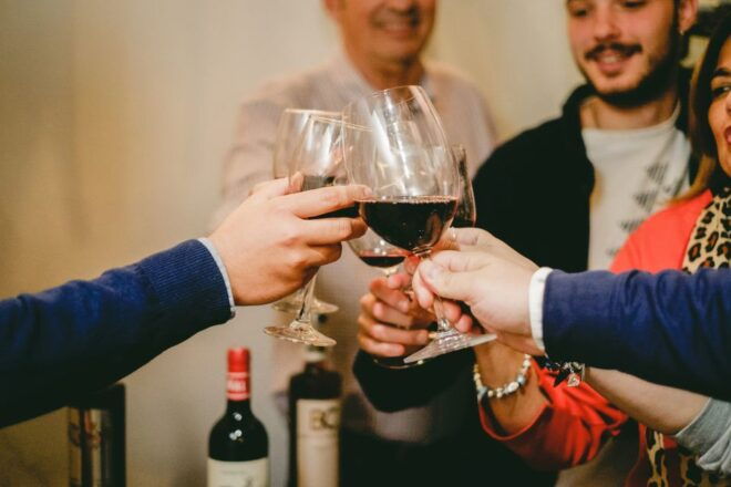 Seville: Small Group Jewish Quarter Tour With Tapas & Drinks - Inclusions