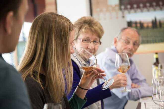 Seville: Triana Market Tour With Tastings - Itinerary