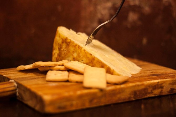 Seville Walking Food Tour With Secret Food Tours - Personalized Experience With Small Group