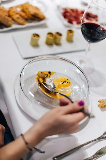Seville: Wine and Gourmet Tapas Tour - Storytelling and Culinary Traditions