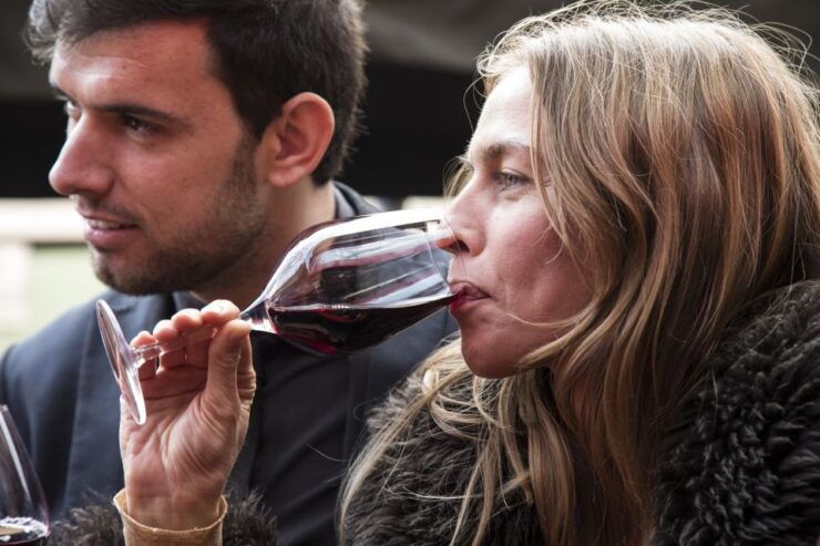 Seville: Wine and Tapas Walking Tour - Experience