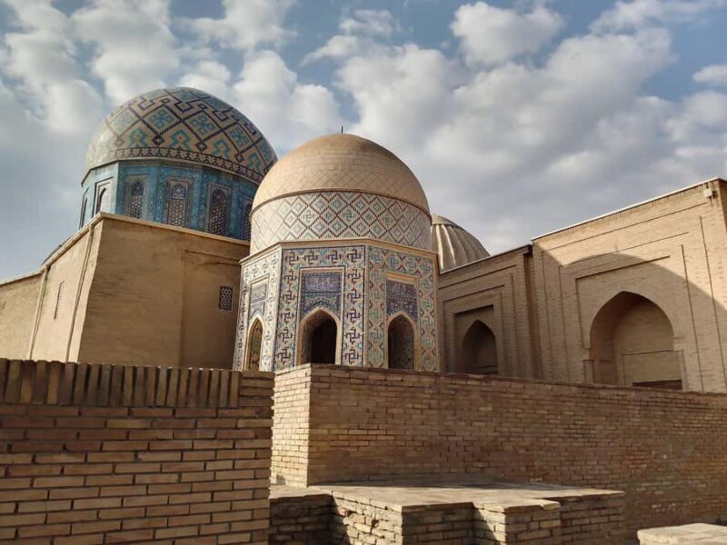 Shahi Zinda Complex Guided Tour with a Local Expert - Who Should Book This Tour?