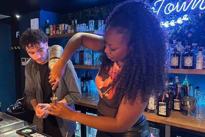 Shake, Mix & Sip: Cocktail Workshop in Old Nice - The Experience in Detail