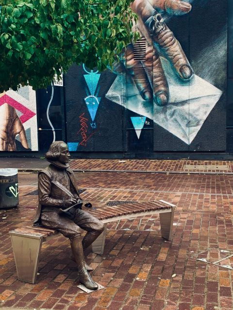 Shakespeare & Shoreditch Promenade Visual, Theatrical Treat - Activity Details