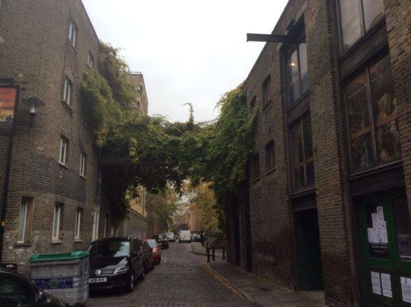 Shakespeare's Globe to the Mayflower and Origins of the USA - From Watch Houses to the Mayflower Pub: Tracing the Journey