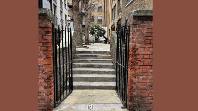 Shakespeare's London: A Self-Guided Audio Tour - Technology and Accessibility